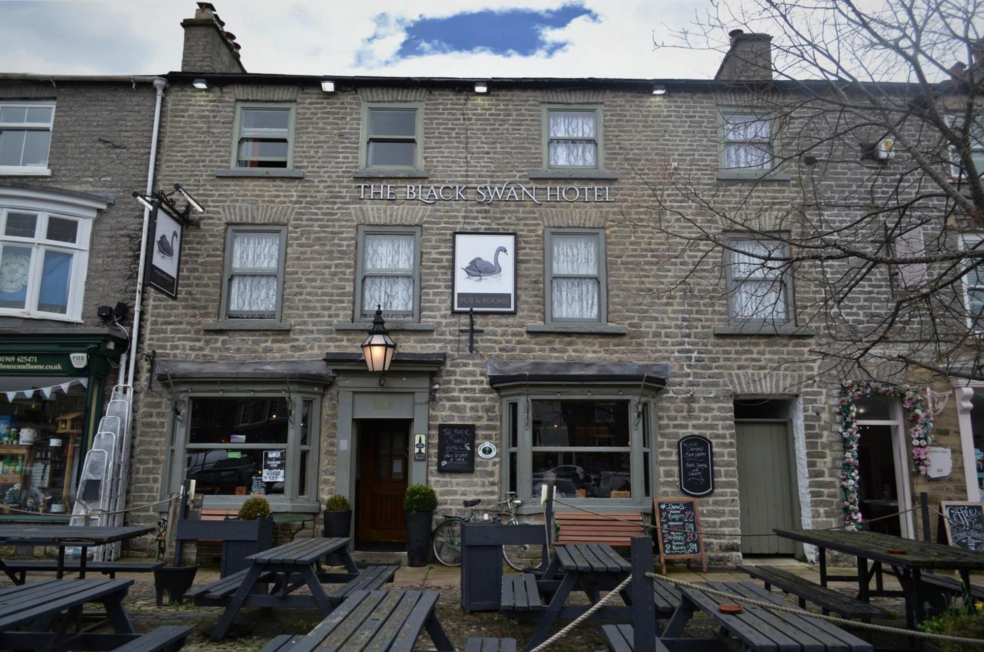 The Black Swan Hotel Leyburn Exteriör bild